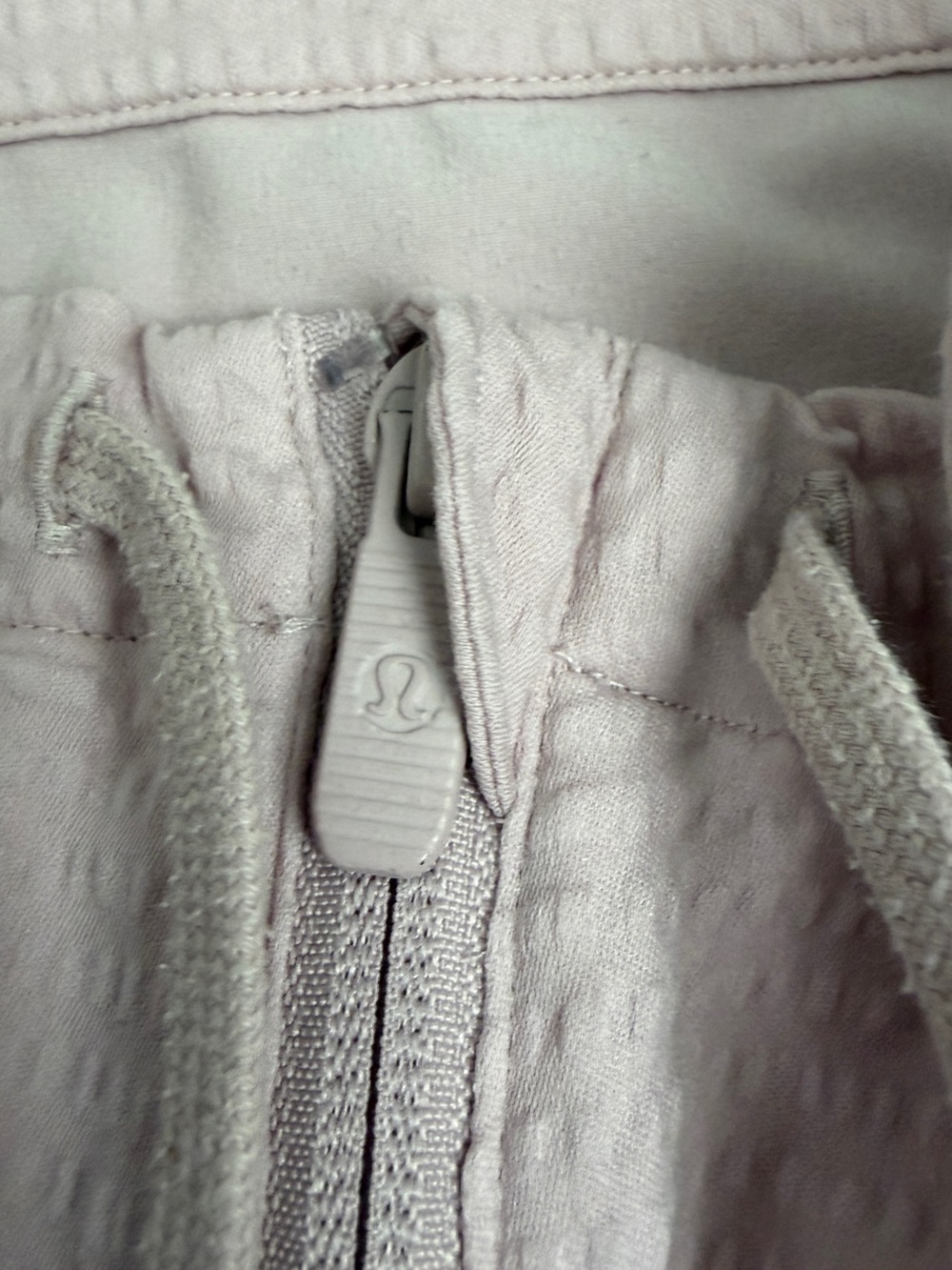 Lululemon Pack Light Pullover Packable Jacket in Porcelain Pink Sz See me - Picture 11 of 13